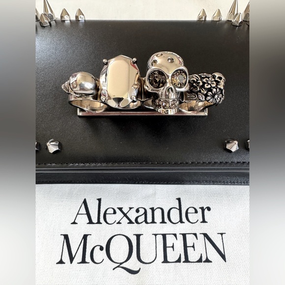 NEW🔥Alexander McQueen Leather Spiked Skull Knuckle Bag🔥 - Picture 5 of 14